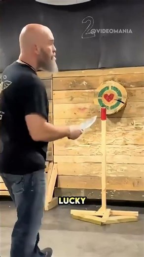 Incredible knife skills of this man😲😲