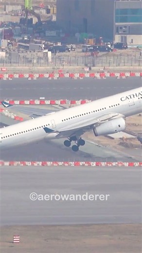 CATHAY PACIFIC A330-300 takeoff at Hong Kong Airport #shorts #aviation #plane #a330 #takeoff