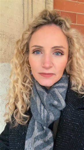 Suzannah Lipscomb on Instagram: "What’s so exciting about my filmed tours is that I get to talk to you about things I am jazzed about, in all their delicious detail, and it’s just us: These are independently produced films, made by just me and my director @tommya13, and they say exactly what I want them to say. Do take a watch - see the link in my bio. My live Q&A about the tour is on February 25th!"