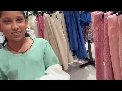 Shopping Fun! 🛍️