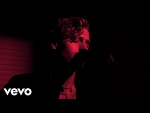 Luke Hemmings - Diamonds (Live Performance Video)