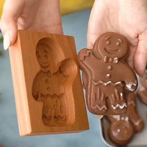 How to Make Gingerbread Cookies with a Wooden Mold