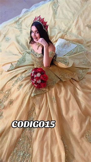 ✨ Once upon a time… there was a girl ready to become the princess of her own story. 👑💛 Dressed in gold and giving the most beautiful Belle-inspired fairy-tale vibes, this gown was made for a magical moment. ✨ At CÓDIGO15, we help you become the princess you’ve always dreamed of being. 🥀🏰 Your fairy tale starts here. 💫 #codigo15 #QuinceaneraDress #PrincessVibes #Quinceanera2027 #FairytaleDress