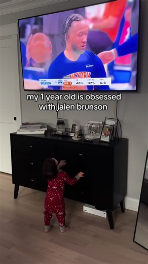let’s go knicks 💙🧡 merry knicksmas from mateo! @New York Knicks @NBA @ESPN #newyorkknicks #jalenbrunson #nba #christmas