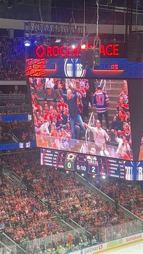 Oil Country is LIT! So fine - So fine! 🧡🏒🤩 | Cameron Hughes