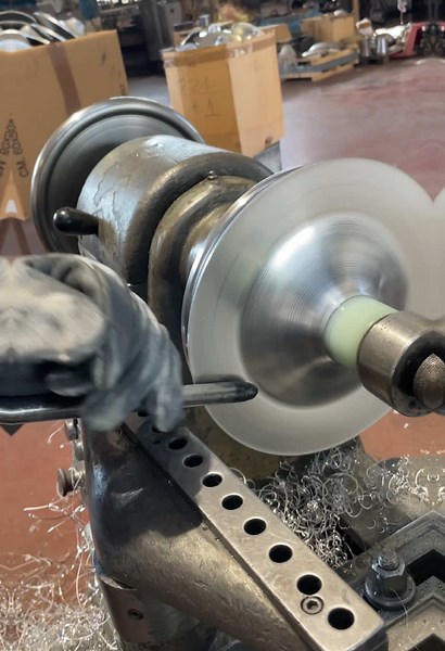 DARE FORMA AL METALLO: Tornitura dell'Alluminio