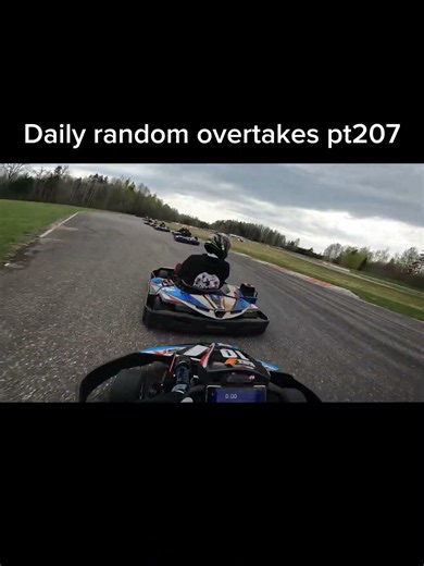😮‍💨 This Pass Was Too Easy! #karting #automobile #racing