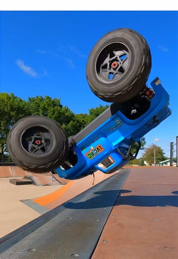 Flips so nice, had to do ‘em thrice. 🔄 #LVCRC #ARRMA #RC #monstertruck #GoPro