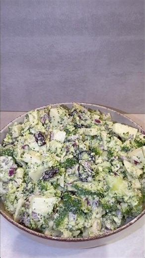 Broccoli salade / brokoli salatasi