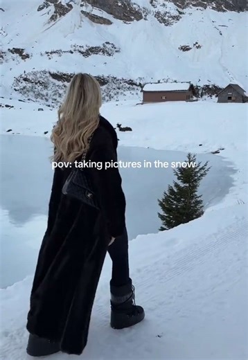 Taking Pictures in the Snow: Perfect Winter Moments