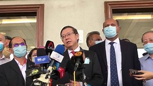 'POLITICALLY MOTIVATED': Former finance minister Lim Guan Eng, who is facing three graft charges, has claimed trial, calling the allegations against him "baseless". He added, "I also want to stress that I have never received any gratification." FULL STORY: https://malaysia.news.yahoo.com/guan-eng-calls-charge-against-061651574.html (Video by Fadza Ishak) | Yahoo Malaysia
