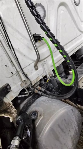 🇺🇸Trucker said hdi on Instagram‎: "بارطجيها مع الشيافر 🚛⛽️ ‏#trucker_said_hdi ‏ #logistics trucker #truckdriver #truck #truckinglife #driver #usa🇺🇸 #morocco🇲🇦 #reel #trucker#diesel #dieseltrucks"‎