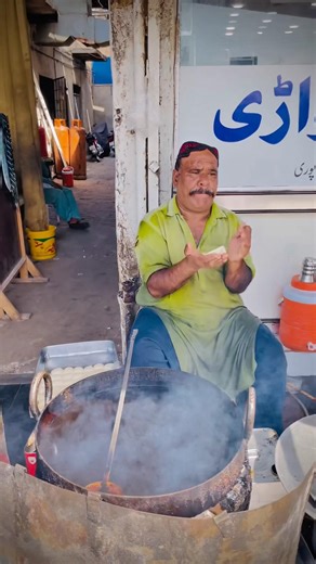 Johar naan chane 😱multan#streetfood #foodshorts #fypyoutube #trendingreels #food