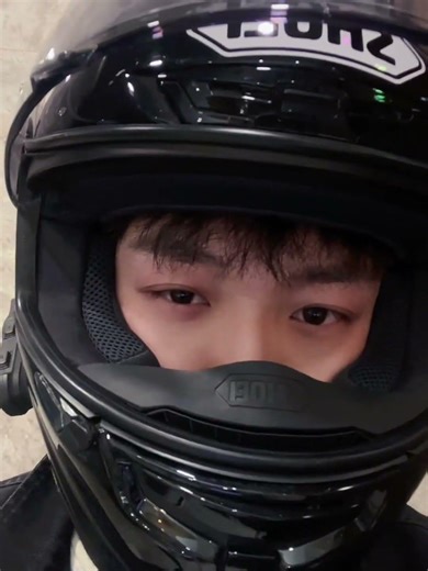 You owe me a morning hug #motorcycle #shoeix14