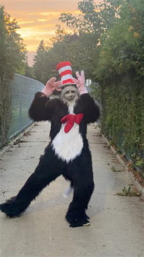We Found Cat in the Hat in REAL LIFE! #catinthehat