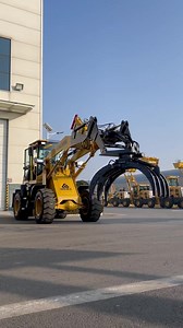 LuGong loader equipped with a rotating log grabber🚜. LuGong loader is equipped with equipped with international quick connectors, which can quickly replace other accessories🔍. Complete accessories such as snow sweepers, snow shovels, buckets, pallet forks, sieve buckets, augers, etc🥳👏. The warranty period is one year🌟🌟. Mail:mkt@sd-lg.com Tel: 86-535-6535898 #constructionequipment #wheelloader #excavator #tractor #forklift #roller #backhoe #skidloader #lugong #industrysolutions #frontloade