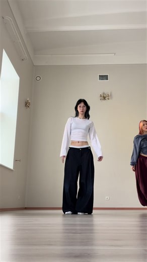 guys, I swear my socks were crystal white, it’s the floor, not me😖🧦 @HyunA #kpop #fyp #dance #hyuna #bts