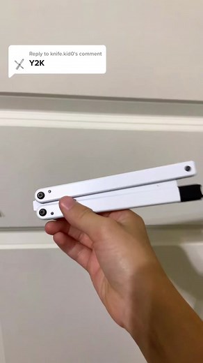 Reply to @knife.kid0 Balisong Tutorial: Y2K #y2k #balisong #fakeknife #fyp #l #learnontiktok #butterfly #knife #butterflyknife #tutorial #learn #skills