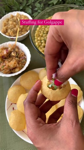 Homemade Golgappa Recipe with Aloo Filling