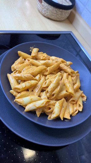 Einfache Käse-Sahne-Soße für Nudeln | Leckeres Rezept