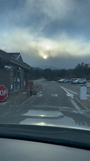 ❄️ This is What Rocky Mountain National Park Looks Like When Everyone Else Stays Home… No cars. No lines. No fighting for parking. Just me… rolling up to the ranger station at RMNP… With a few snowflakes falling… And absolute SILENCE. This is winter in Rocky Mountain National Park. And honestly? It might be the best-kept secret in Colorado. ❄️🏔️ Because while everyone's waiting for summer… When the park is PACKED… And you're circling Bear Lake for 45 minutes looking for a spot… Winter RMNP is j