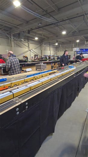 novanscaler on Instagram: "Freight yard on the Dry Hill Model Railroad Club layout at the Amherst train show. #modeltrains #hoscale #trains #railfan #trainspotting"