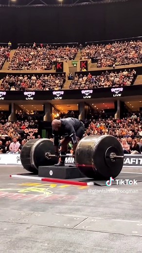 Axle Deadlift for Reps with Mark Felix at Giants Live
