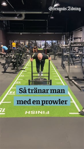 Strengnäs Tidning on Instagram: "Dennis Auer, 43, är den personliga tränaren på Balanze som lämnade det struliga livet i Södertälje bakom sig. Här visar han upp hur man använder träningsredskapet prowlern."