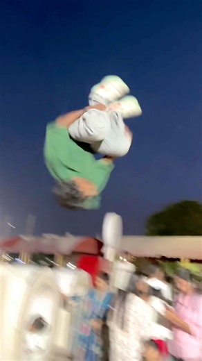 Public piche shock 😳😱 #shorts #flip #youtubeshorts #viralvideo #trending #stunt #hardwork #jump