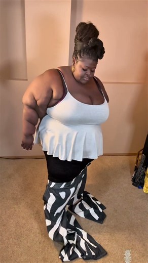 Plus size fashion #plussize #plussizefashion #curvyfashion #joyamor #plussizestyle #bodypositive