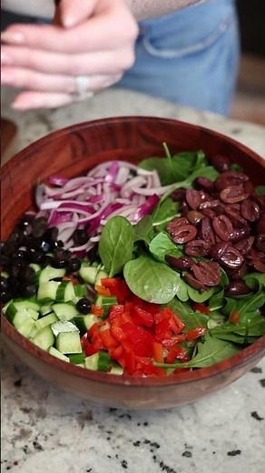 Mediterranean orzo salad #easyrecipes #healthyfood #healthysalad