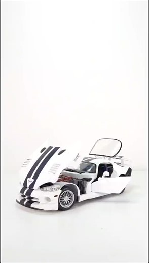 Dodge Viper #scalereview #modelcars #diecastcars #cars #118cars #luxurycars #carporn #dodge #viper