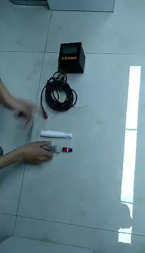 pH电极与pH电极支架与控制器安装连接