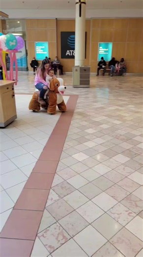 lisacorra (@lisacorra)’s videos with Sit Still, Look Pretty - Daya