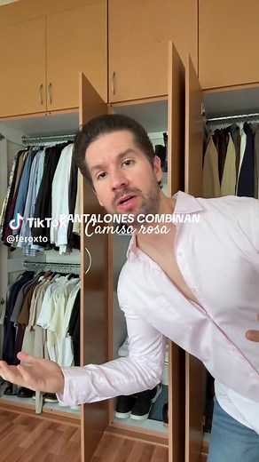 PANTALONES COMBINAN Camisa Rosa #modamasculina #fashiontok #fashionstyle #creatorsearchinsight #outfitinspo