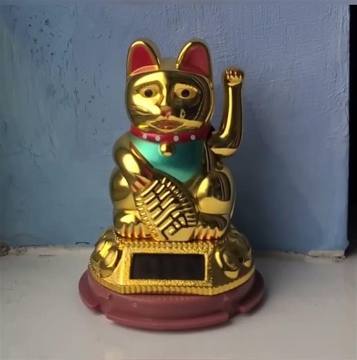 Japanese Maneki-neko Lucky Cat