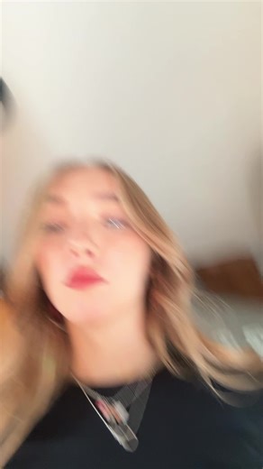 trippielyvie (@trippielyvie)’s videos with 400 Lux - Lorde