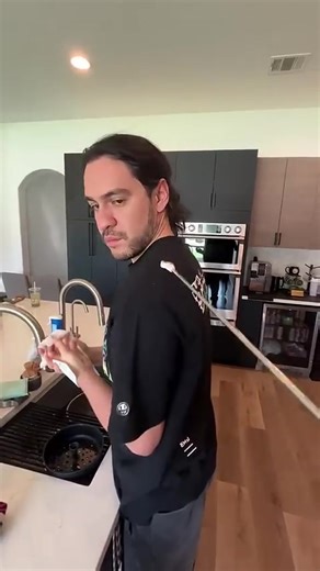 Eddie's Hilarious Fridge Mishap: A Memorable Moment