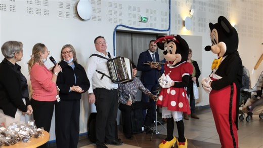 Calais : aide-soignante à la Roselière depuis 35 ans, Maryse Portois mise à l’honneur pour son départ à la retraite