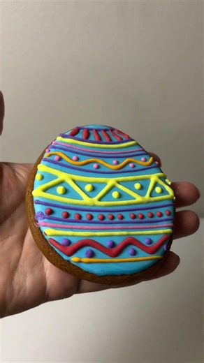 Hand-decorated Easter cookie | unique design