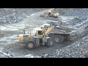 Komatsu WA700 Wheel loader