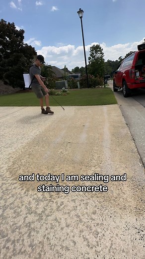 First Time Sealing Concrete #pressurewashing #pressurewashingbusiness #pressurewashingtips #pressurewashingforbeginners #pressurewashingvideo #pressurewasher #pressurewashingbusinesstips