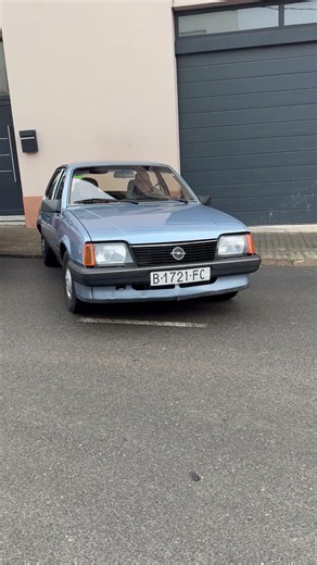 🏁 Opel Ascona, la berlina alemana que brilló en los rallyes 🇩🇪 #coche #autos