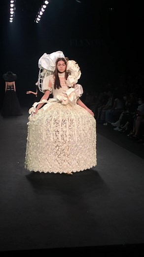 #แอนชิลี #flynow #fashionshow #bifw2022 #popporyfashionblog