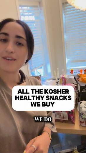 All the Kosher healthy snacks I brought for our home ❤️ Our homes should be a safe, nourishing space for our children — physically and emotionally. We have the responsibility to take care of our little children’s bodies and the food we eat has a huge role in that. Wild fact we have never brought a packet of sugar into our home. Outside the home, we’re not so crazy, except for Dani;) Feel free to drop any questions! | That Jewish Family