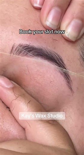 A soft and feminine look has no choice but a rounded shape. The high arch is just not the vibe here as it has a sharp angle whereas this rounded does has gentle curves with no sharp angles. This shape can be worn if one wants to soften angular features or balance out a strong jawline. #brazilainwax #eyebrows #foryoupage #bikiniwax #fyp