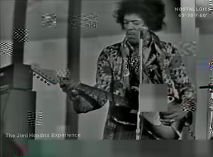60's... "Hey Joe"... Composée par Billy Roberts, cette chanson, qui raconte l'histoire d'un homme en cavale après le meurtre de sa femme, fut d'abord enregistrée par le groupe The Leaves, mais Tim Rose en fit une reprise qui inspira beaucoup Jimi Hendrix. Celui-ci l'enregistra et en fit un standard du rock. Johnny Hallyday l'adapta quant à lui en français. Une pensée pour Jimi Hendrix qui nous a quittés il y a 51 ans aujourd'hui... #JimiHendrix #TheJimiHendrixExperience | Nostalgies 60'-70'-80'