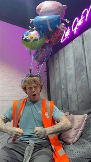 🎈 Don’t be a balloon head! 🎈 Next time you need balloons, pop into Barneys – we’ve got a great range at even better prices.Have an uplifting day!@barneysbargains #party #PartySupplies #BarneysBargains #Liverpool #BalloonDeals #UpliftingVibes | Barneys Bargains