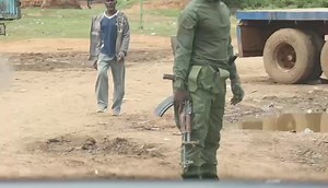 CONFUSION ERUPTS AT KIPUSHI BORDER AS CONGOLESE AND ZAMBIAN CLEARING AGENTS CLASH. ‎By Jackson Mwansa ‎ ‎Confusion erupted at the Kipushi Border Post when a Congolese clearing agent engaged in a physical altercation with a Zambian agent over the clearing of trucks. ‎ ‎The incident brought business to a standstill as authorities intervened to restore order. ‎ ‎And Mushindamo Town Council Chairperson, Peter Ilunga has expressed concern after discovering that trucks are being cleared by Congolese a