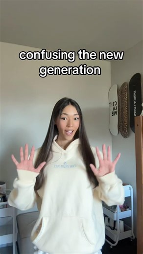 do you remember this? 👀 #trend #old #fypyoutube #trick #viral #new #hands #shorts #confusing #genz